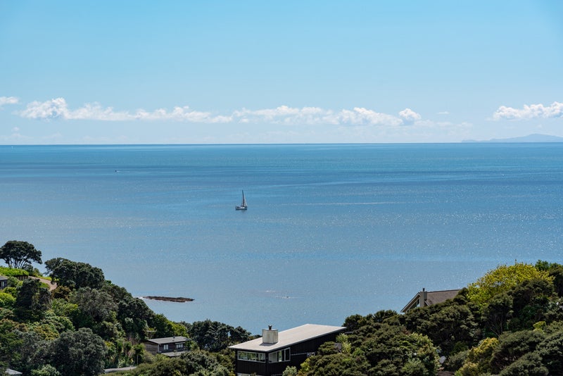 25 Coromandel Road, Oneroa, Waiheke Island - Carousel 2