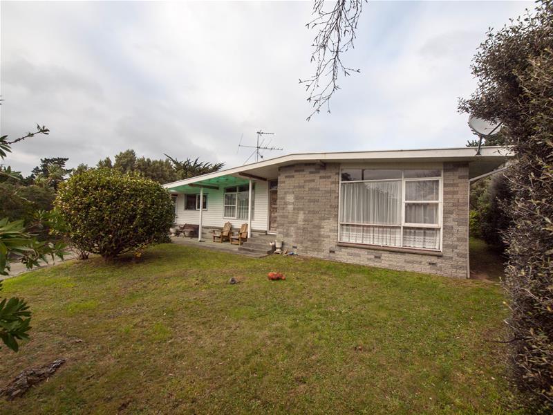 17 Chudleigh Grove, Churton Park, Wellington - Carousel 1