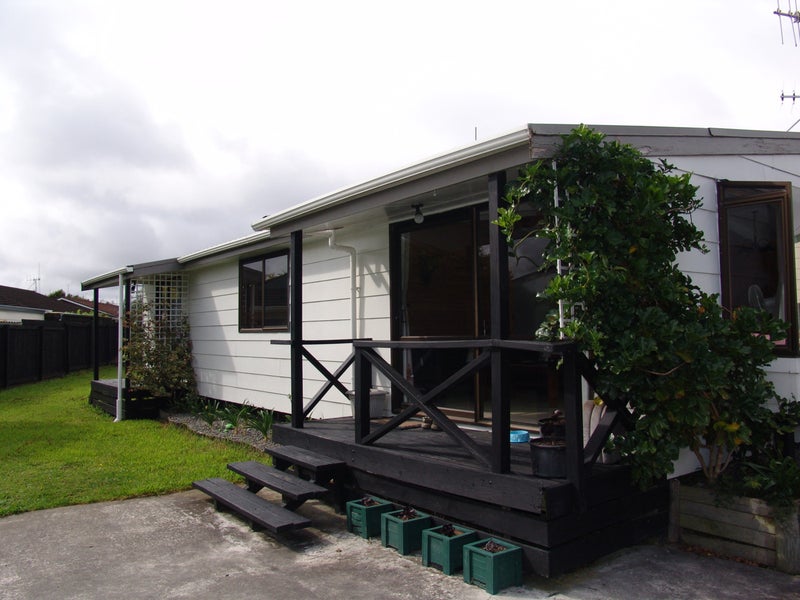 21A Rosedale Crescent, Cloverlea, Palmerston North - Carousel 1