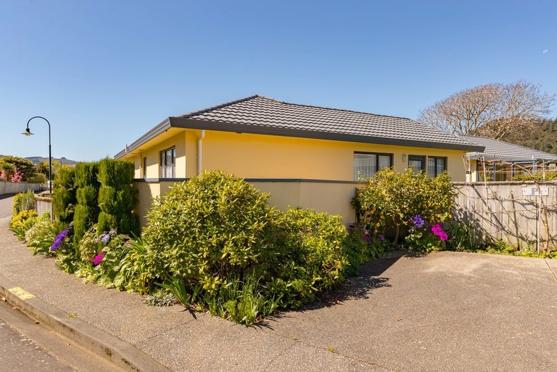 8/58A MOLESWORTH ST, TAITA, LOWER HUTT - Carousel 13