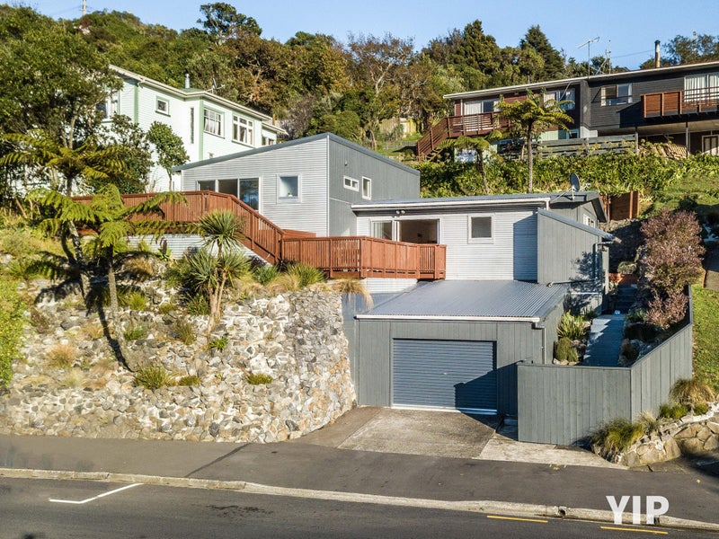 135 Newlands Road, Newlands, Wellington - Carousel 1
