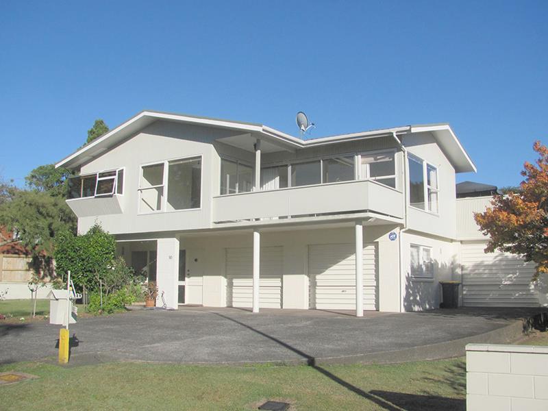 10 Terrylyn Drive, Hillcrest, Auckland - Carousel 1