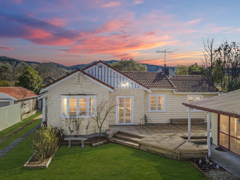 7 York Avenue, Heretaunga, Upper Hutt - Carousel 1