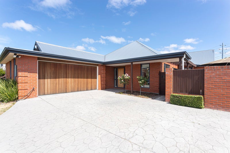 53 Chesterfield Mews, Russley, Christchurch - Carousel 2