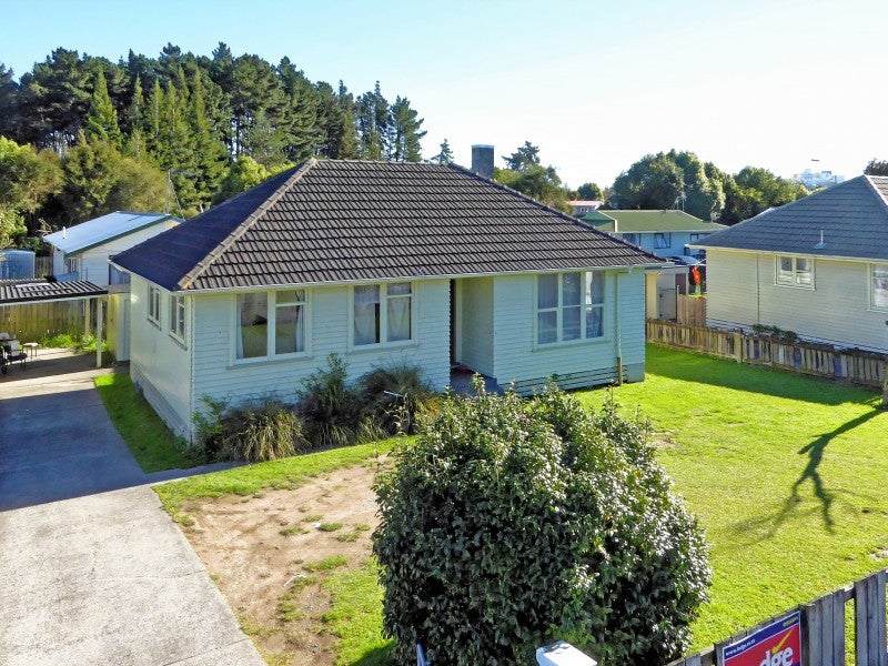 12 Norrie Street, Bader, Hamilton - Carousel 1