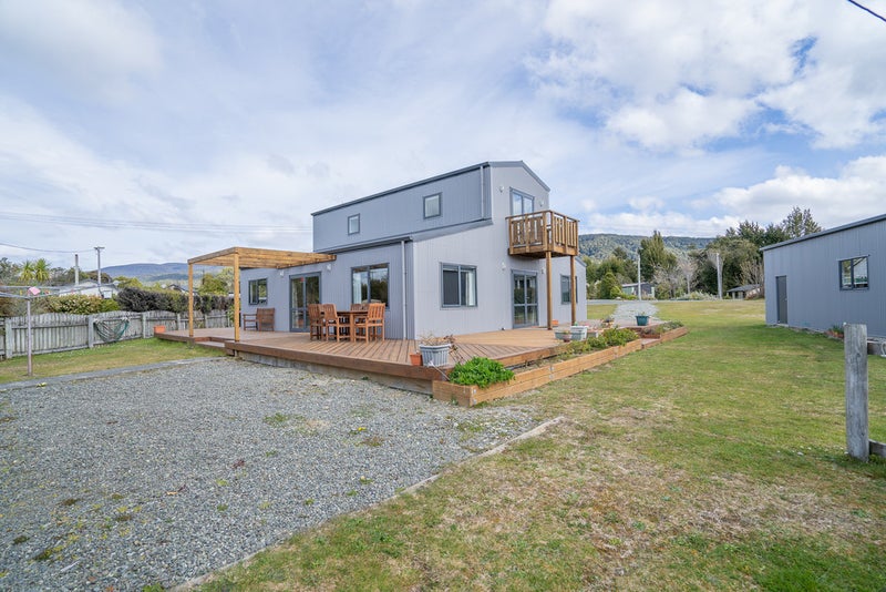 9 View Street, Manapouri, Manapouri - Carousel 1