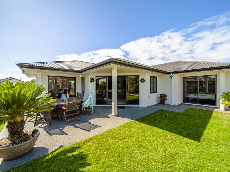 17 Pania Place, Poraiti, Napier - Carousel 1