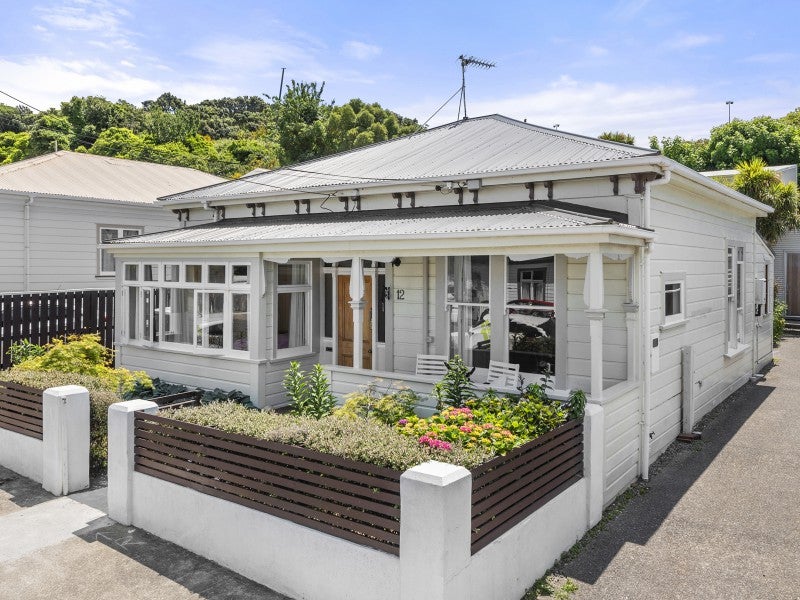 12 Palm Grove, Berhampore, Wellington - Carousel 1