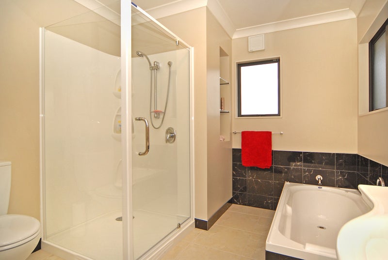 11 Balmoral Drive, Terrace End, Palmerston North - Carousel 2