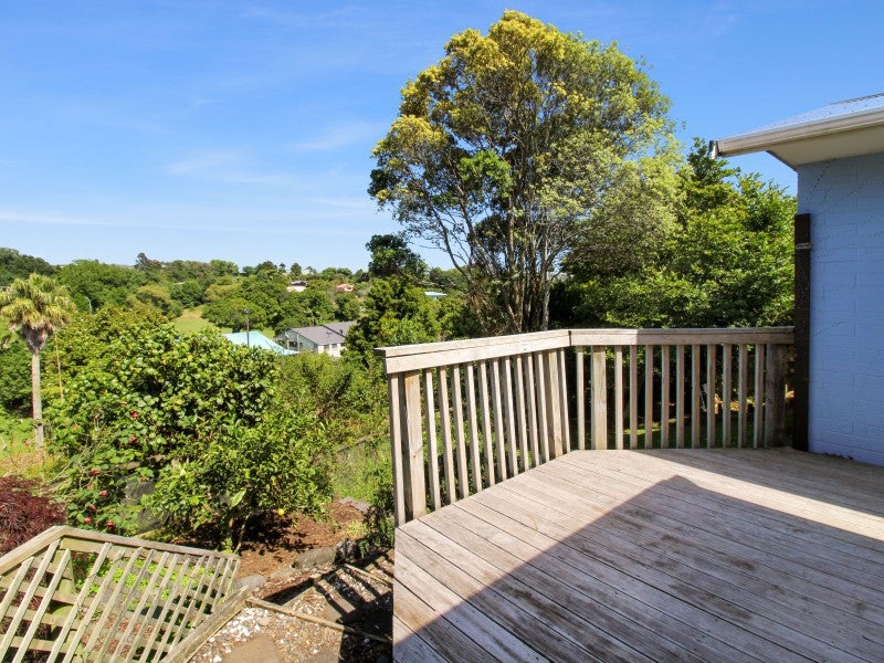 5A Jensen Place, Frankleigh Park, New Plymouth - Carousel 2