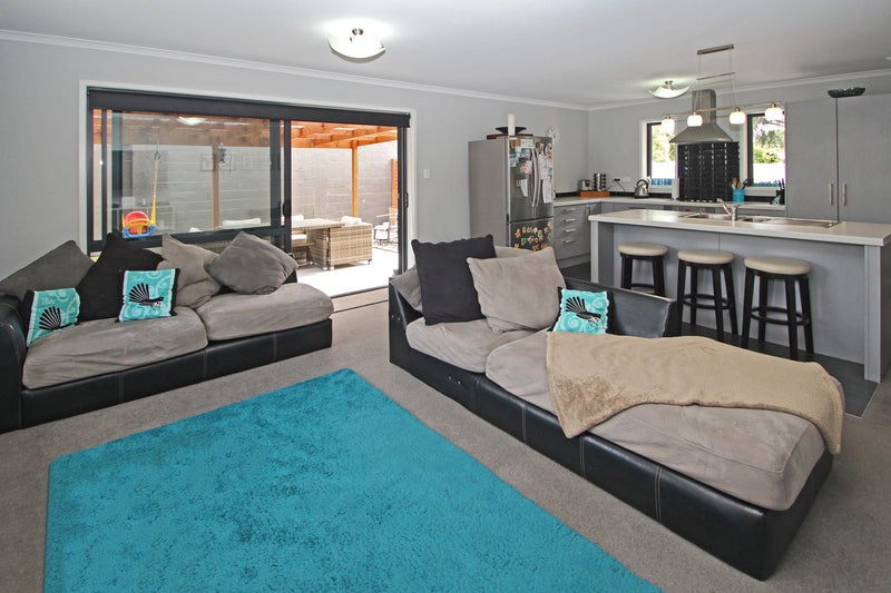 10A Henderson Crescent, Onekawa, Napier - Carousel 2