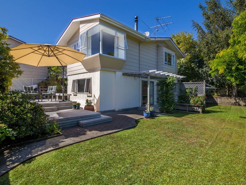 19 Avian Road, Blue Mountains, Upper Hutt - Carousel 1