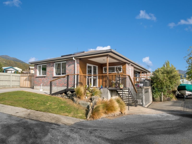 289A Waikawa Road, Waikawa, Picton - Carousel 1