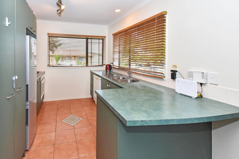 5 Adair Place, Weymouth, Auckland - Carousel 2