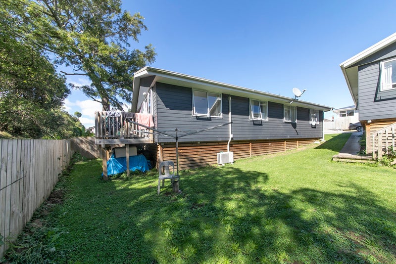 127B Tidal Road, Mangere, Auckland - Carousel 1