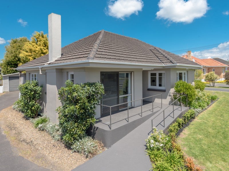 7 Storey Avenue, Forest Lake, Hamilton - Carousel 2