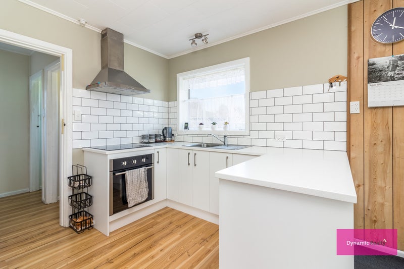 12 Wimborne Crescent, Aranui, Christchurch - Carousel 2