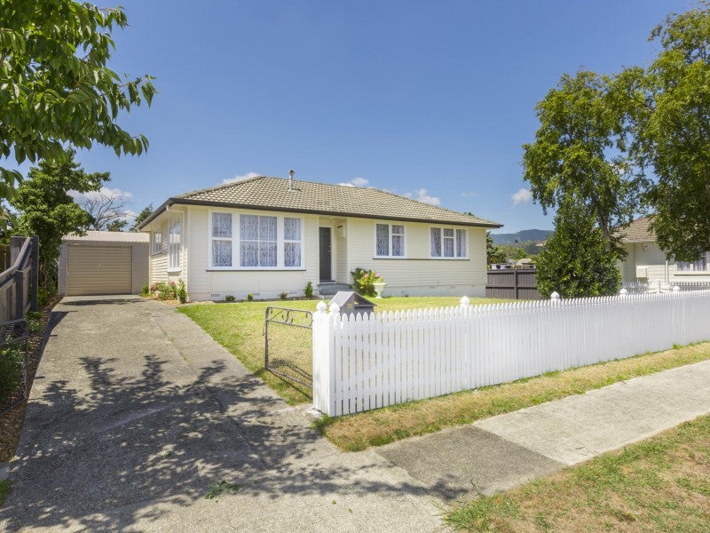 20 Bonnie Glen Crescent, Ebdentown, Upper Hutt - Carousel 1