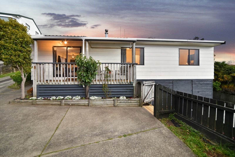 10B Pelorus Street, Welcome Bay, Tauranga - Carousel 1