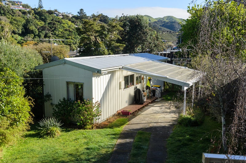 31 Cluny Road, Plimmerton, Porirua - Carousel 17