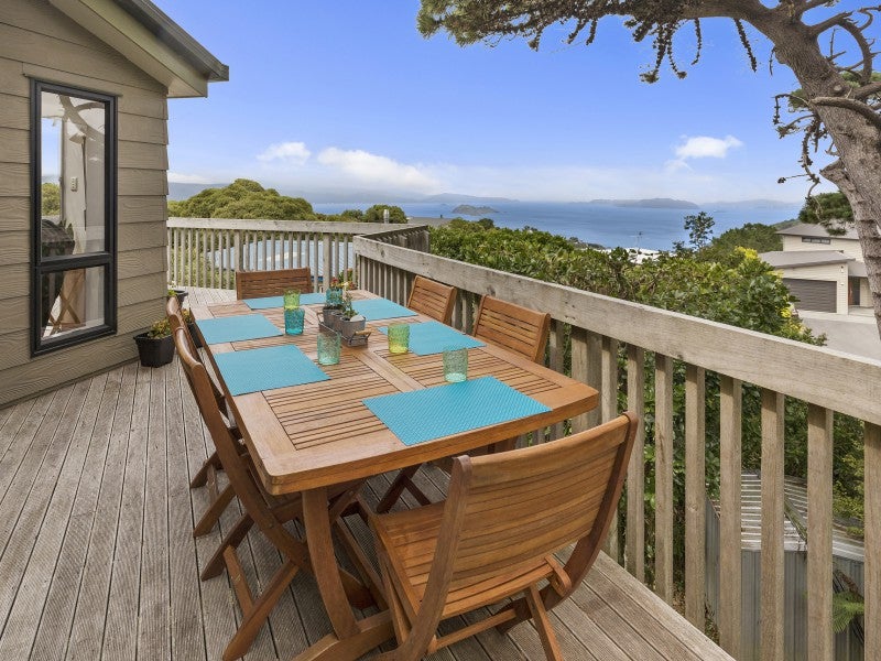 7A Titiro Moana Road, Korokoro, Lower Hutt - Carousel 2