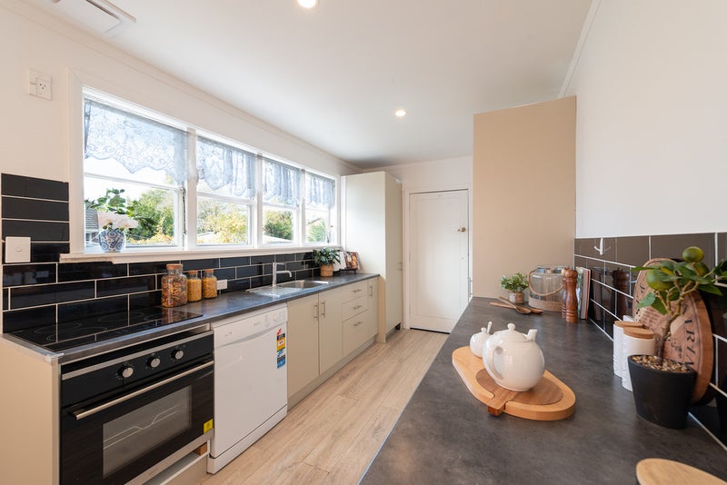 28 Truman Road, Bryndwr, Christchurch - Carousel 1