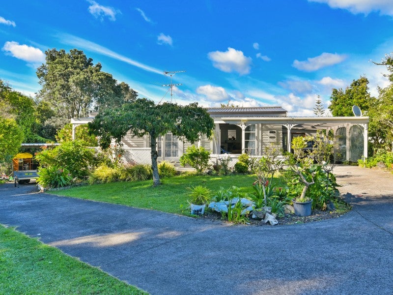 20 McInnes Road, Weymouth, Auckland - Carousel 1