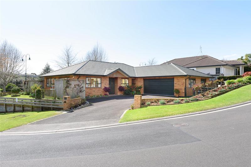 2 Hadleigh Place, Bethlehem, Tauranga - Carousel 1