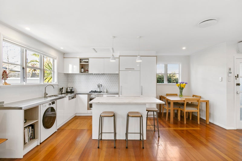 67 Oakley Avenue, Waterview, Auckland - Carousel 2