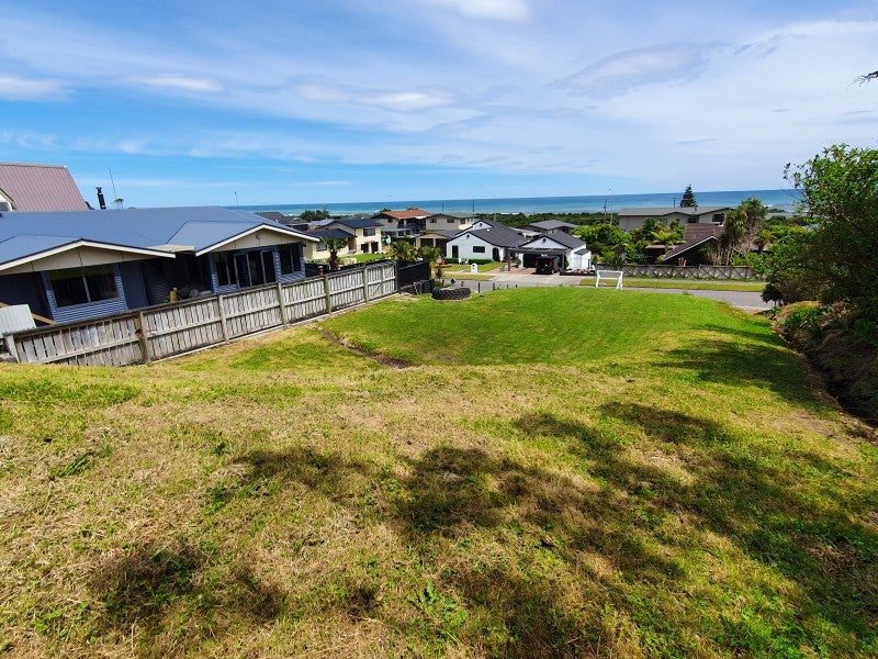 19 Nolan Crescent, Karoro, Greymouth - Carousel 1