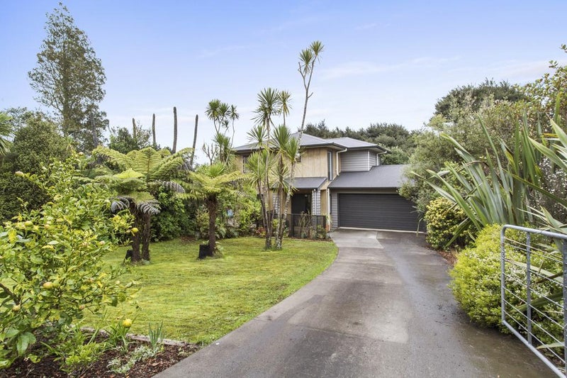 1024 Scenic Drive North, Swanson, Auckland - Carousel 1