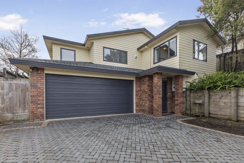 20 McKinley Road, Sunnyvale, Auckland - Carousel 1