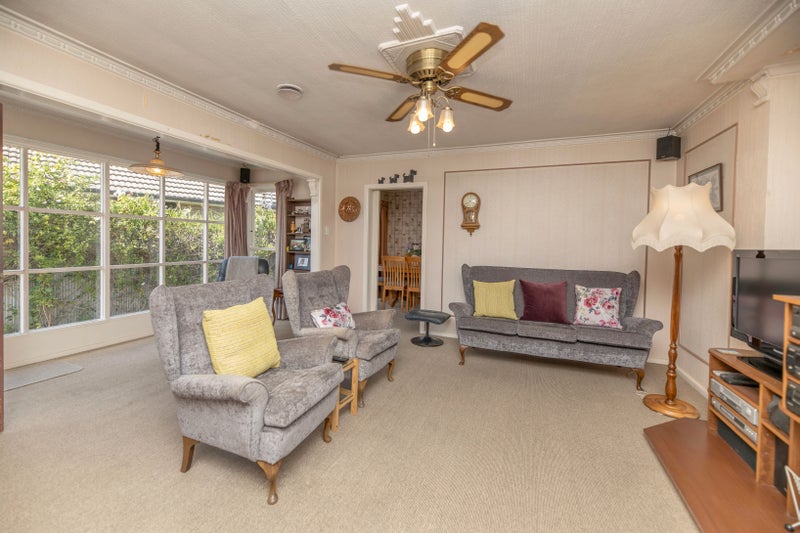 11 Appleby Crescent, Burnside, Christchurch - Carousel 2