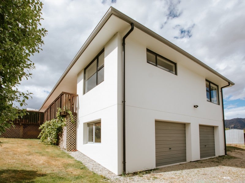 11 Ellie Place, Wanaka - Carousel 21