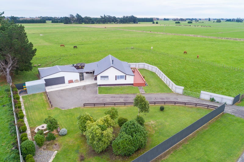 873 Roberts Line, Bunnythorpe, Palmerston North - Carousel 2