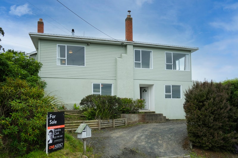 53 Forfar Street, Clyde Hill, Dunedin - Carousel 1