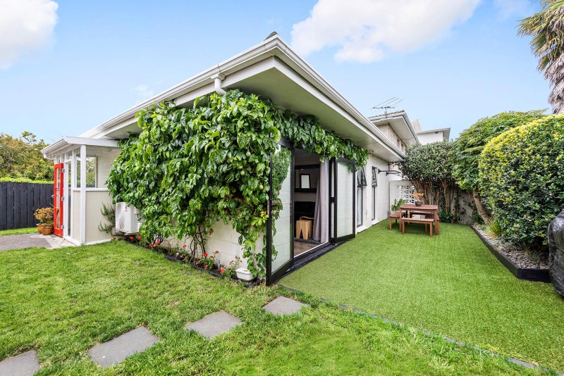 3/24 Morningside Drive, Morningside, Auckland - Carousel 2