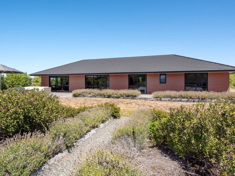 8 Edgewater Place, Blenheim - Carousel 1