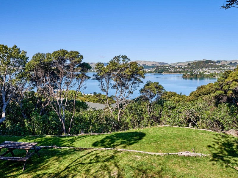 6 Pendennis Point, Camborne, Porirua - Carousel 1