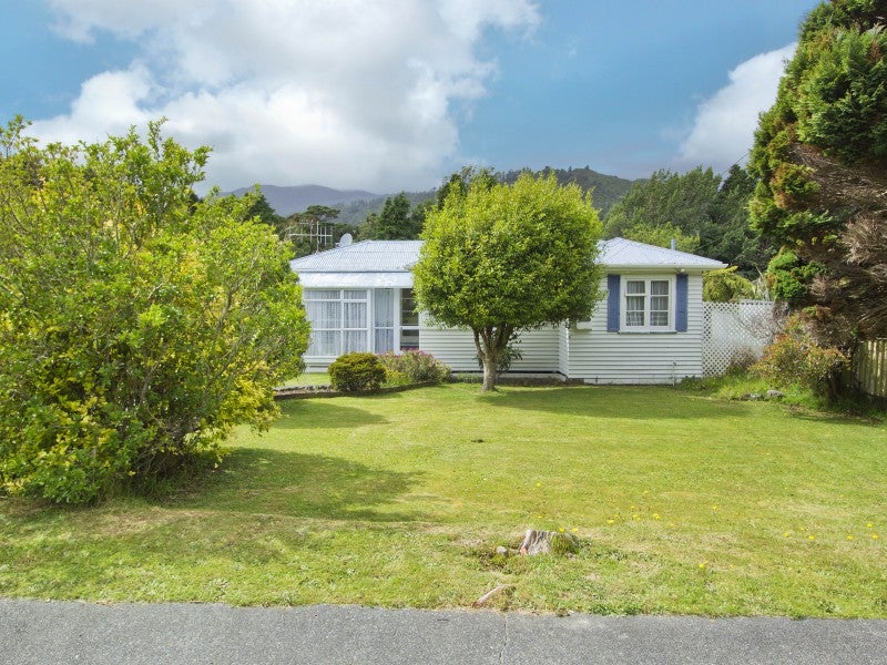 51 Stanley Street, Wainuiomata, Lower Hutt - Carousel 1