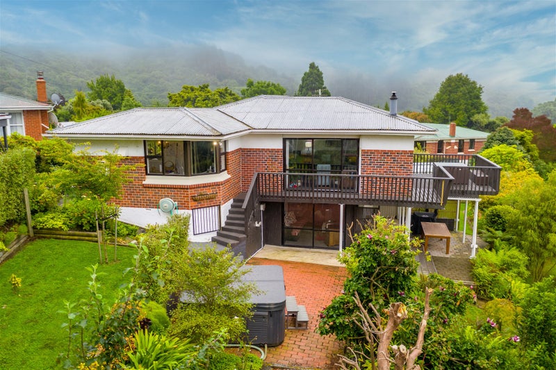 37 Glenmore Street, Glenleith, Dunedin - Carousel 1
