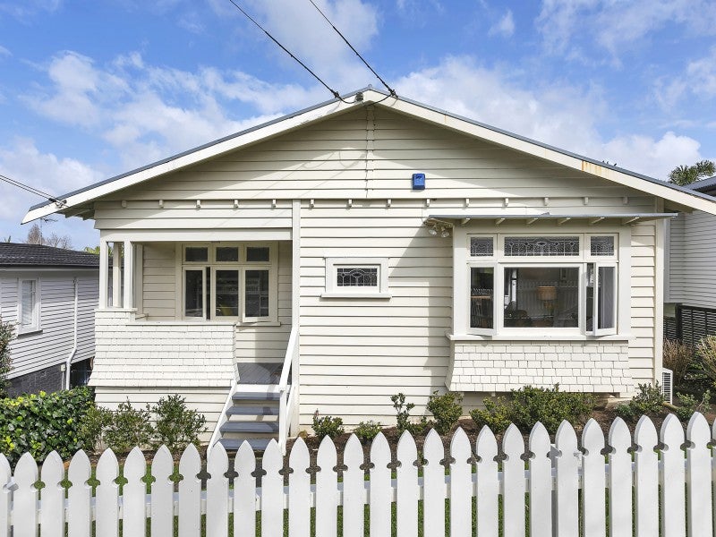 50 Westmere Crescent, Westmere, Auckland - Carousel 1