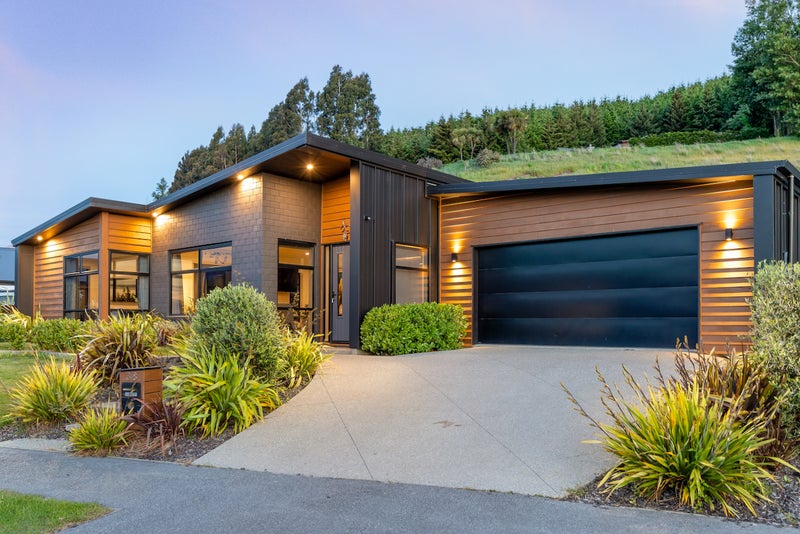 38 Risinghurst Terrace, Lower Shotover, Queenstown - Carousel 1