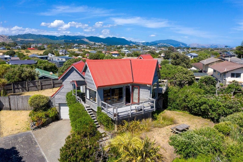 6 Stonewall Grove, Waikanae Beach, Waikanae - Carousel 2