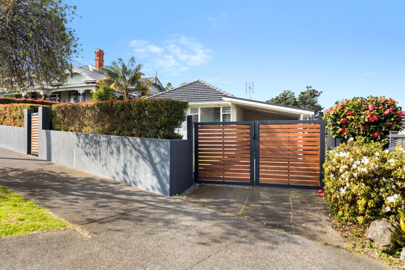 63 Quadrant Road, Onehunga, Auckland - Carousel 2