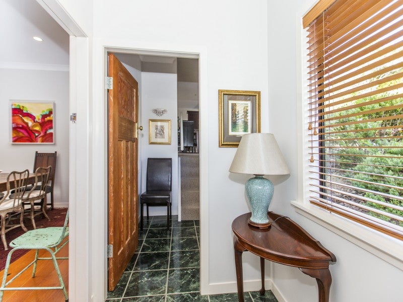 102 Creswick Terrace, Northland, Wellington - Carousel 2