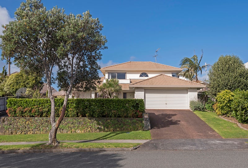 114 Simmental Crescent, Somerville, Manukau - Carousel 1