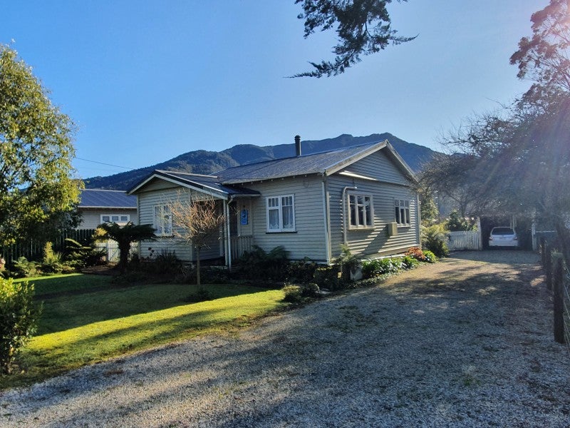 1401 Main Road, Stillwater, Greymouth - Carousel 1
