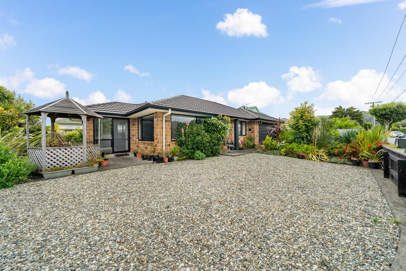 19 Massey Street, Elderslea, Upper Hutt - Carousel 2