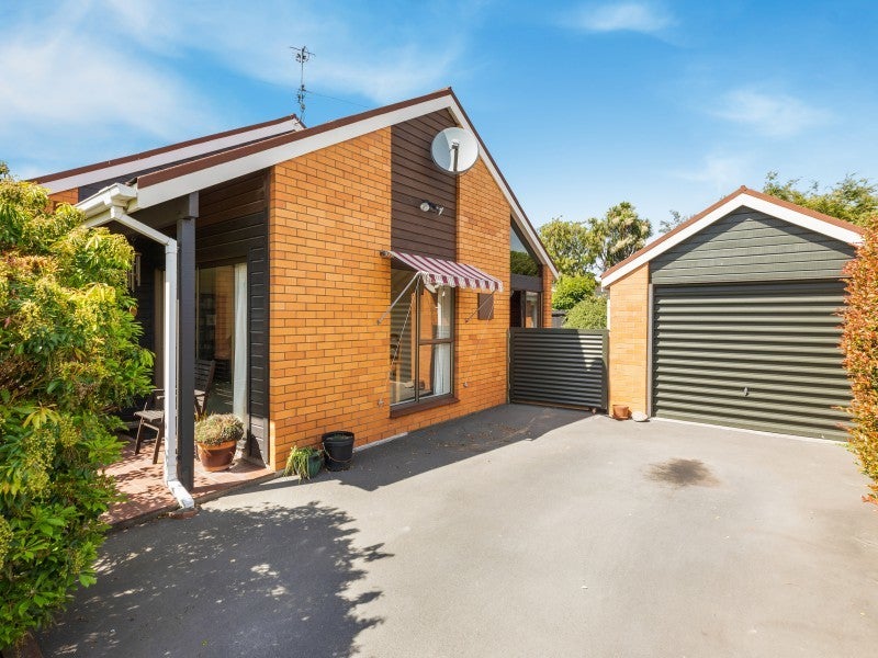 6 Ostend Place, Avonhead, Christchurch - Carousel 1